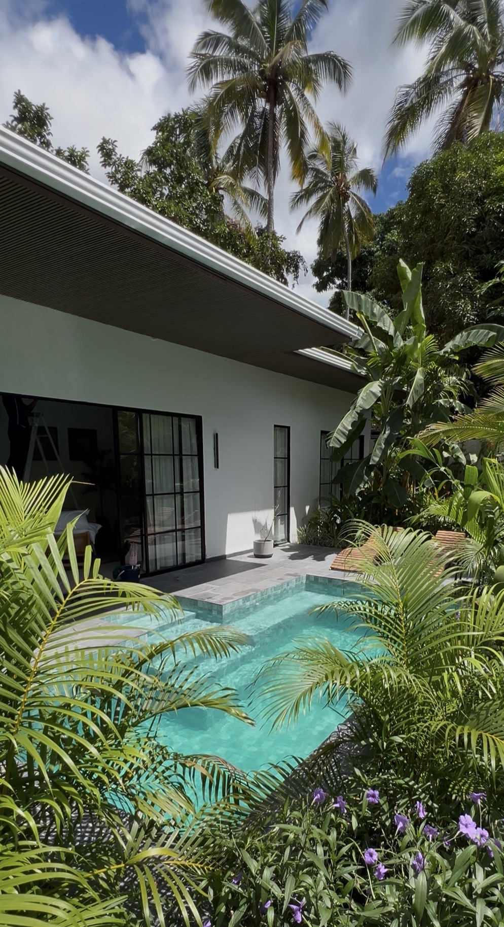 Vista aérea de la piscina privada de Eden Ubedi, villa boutique para 2 en San Carlos, Panamá